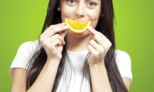 femeie portocala121124554 0 jpeg