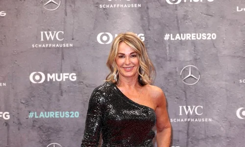 Nadia Comăneci a fost strălucitoare și la propriu și la figurat la Gala Premiilor Laureus jpeg