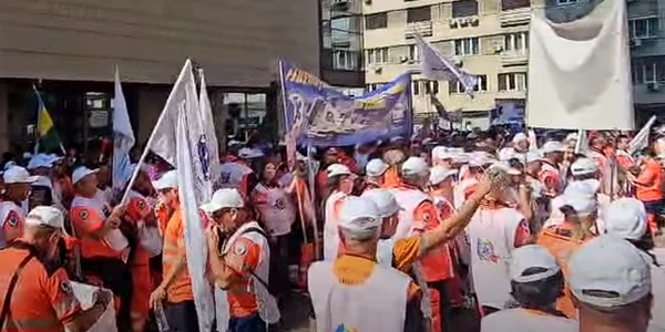 protest ambulantiei captura video FB Radio Constanta png