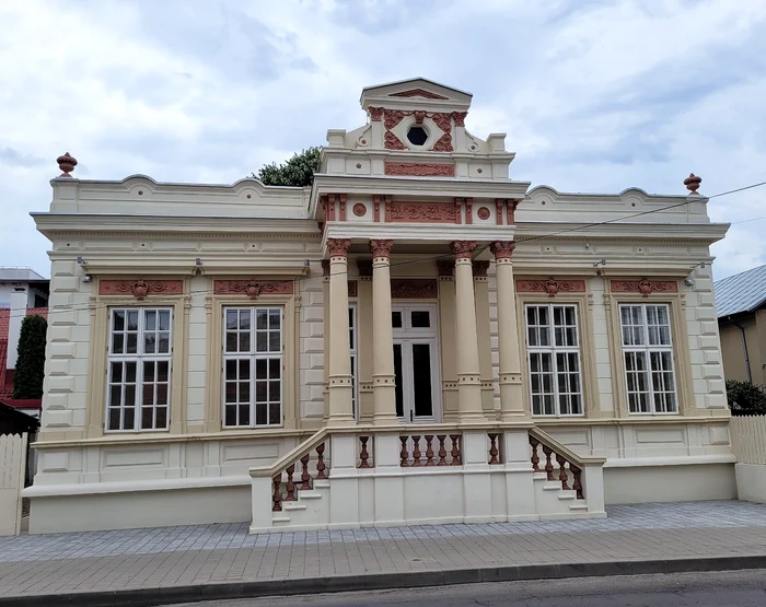Casa Demetrescu, unde a funcționat o bibliotecă, a fost recent renovată FOTO Facebook Hai la drum