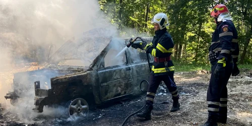 incendiu auto ISU arges