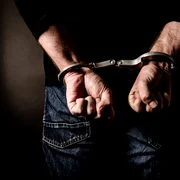 Barbat arestat - catuse FOTO Shutterstock