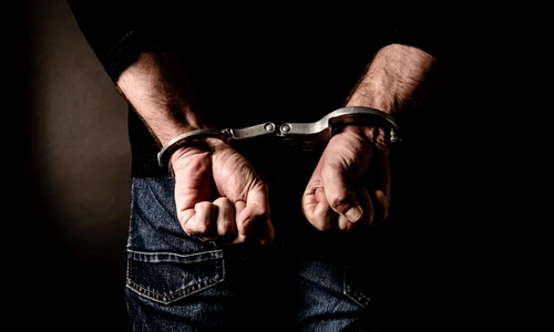 Barbat arestat - catuse FOTO Shutterstock