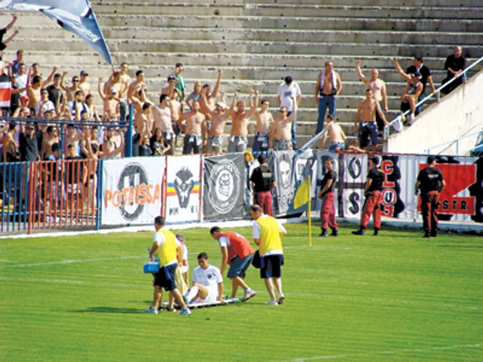 Oradea: Atmosferă fierbinte la stadionul Iuliu Bodola