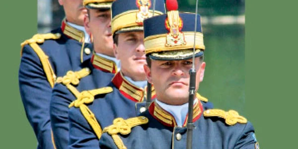 VIDEO Soldaţii de protocol,  fala Armatei Române