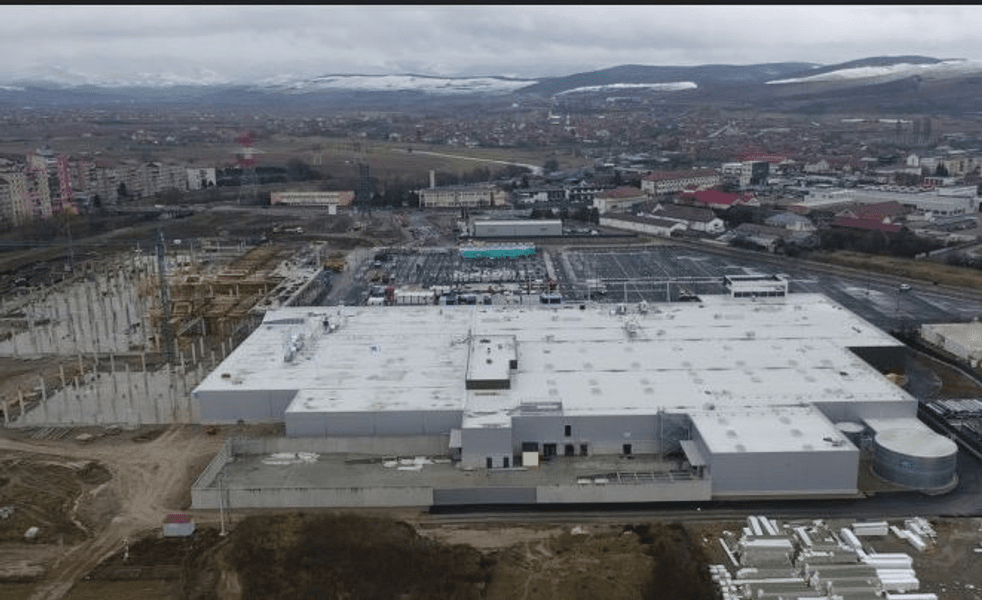 Noul mall de la Alba Iulia avansează în ritm alert. Brandurile celebre care au închiriat spații