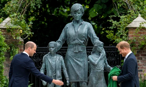 3 printii william si harry la dezvelirea statuii diana jpg jpeg