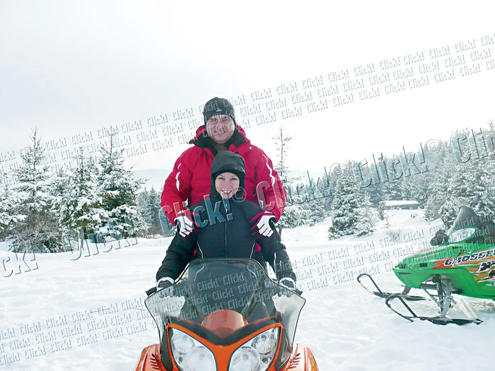 Sora Nicoletei,  plimbată de iubit cu snowmobilul