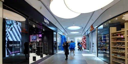 sun plaza