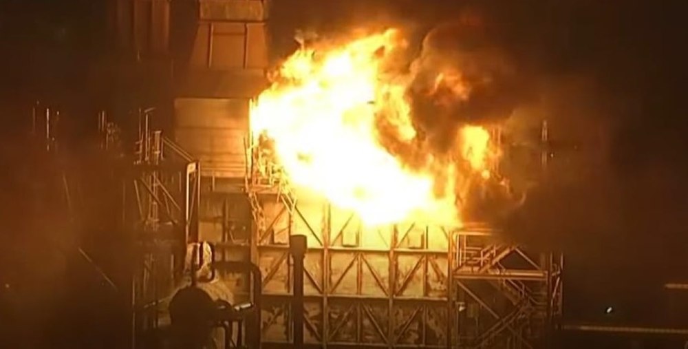 Explozie și incendiu la cea mai mare rafinărie de pe coasta de vest a SUA, la câţiva kilometri de aeroportul din Los Angeles
