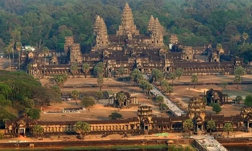 Ce a condus la declinul oraşului Angkor, capitala imperiului khmer? jpeg