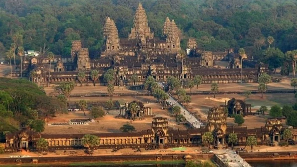 Ce a condus la declinul oraşului Angkor, capitala imperiului khmer? jpeg