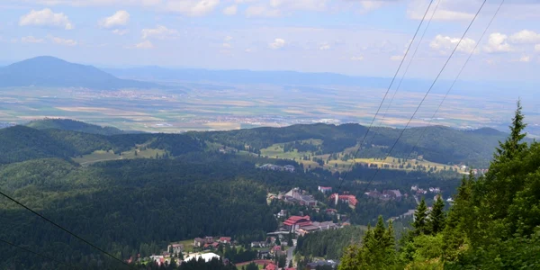 Poiana Braşov vine cu preţuri mult mai mici decât în sezonul rece. FOTOSimona Suciu