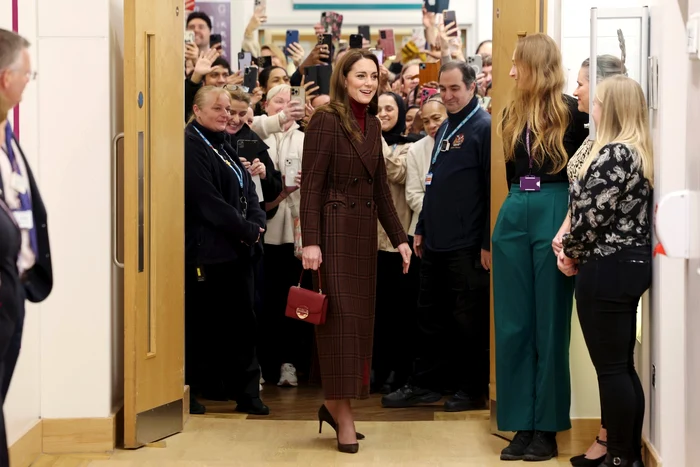 Kate Middleton, fericită că boala sa a intrat în remisie. Foto Profimedia