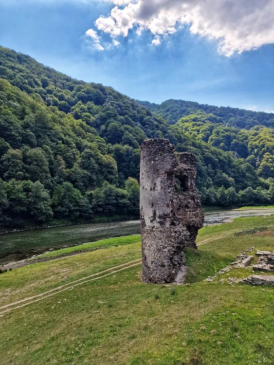 Turnul Spart de la Boița / Foto: Facebook. Țara cu Balauri