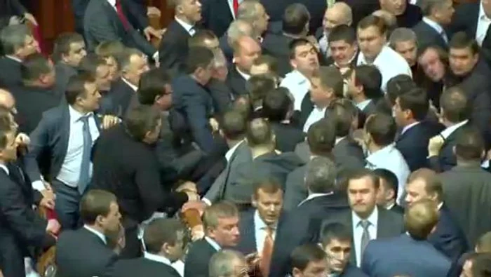 
    Bătăile din Parlamentul Ucrainei sunt destul de frecvente.  
