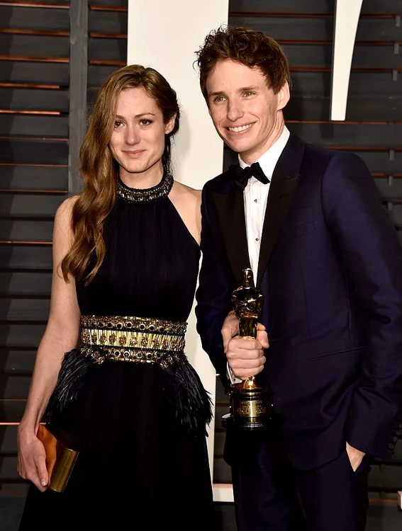 Hannah Bagshawe L and actor Eddie Redmayne GettyImages 464231586 774x1024 jpeg