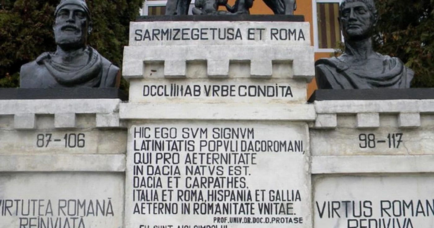 Lupa Capitolina din Cristeştii Ciceului este una dintre donaţiile doctorului Dascăl. 