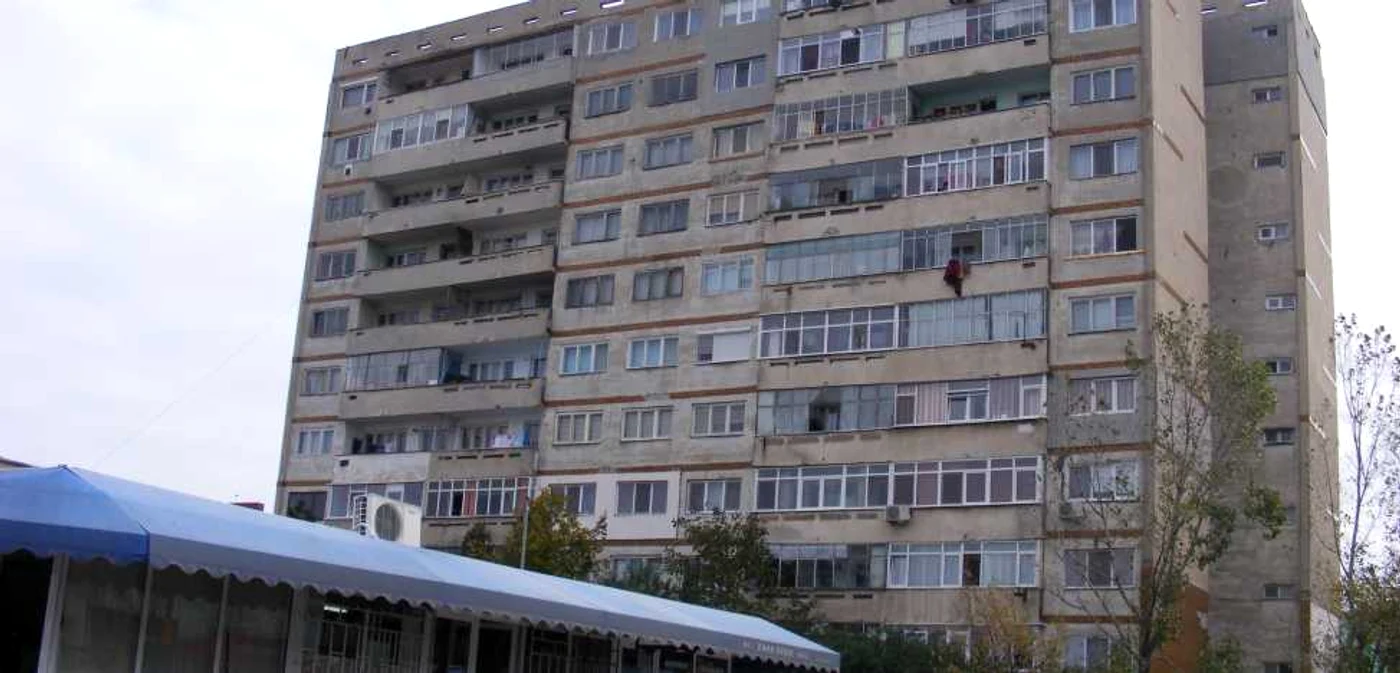 Bloc de locuinţe multietajat din municipiul Buzău