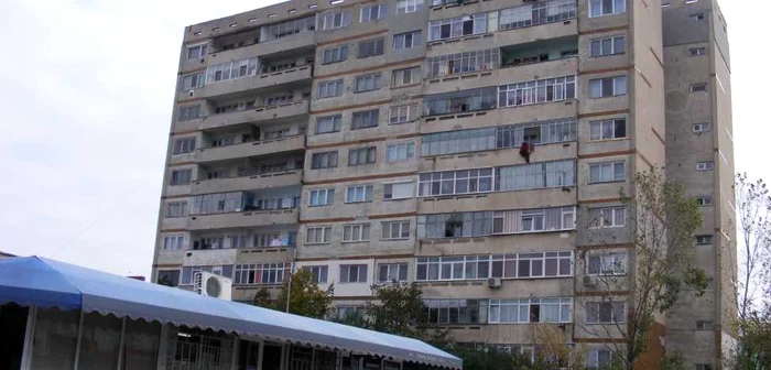 Bloc de locuinţe multietajat din municipiul Buzău