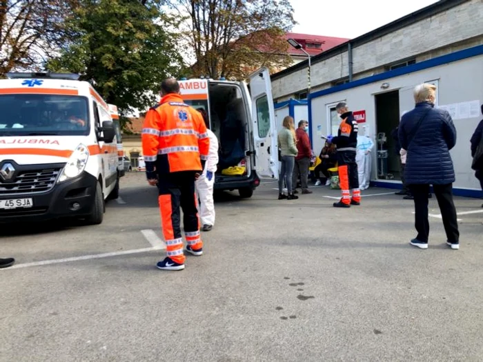 Femeia rănită la picior cu motosapa de soț a ajuns la spital cu salvarea iar cealaltă victimă a fost adusă de un vecin cu mașina proprieFoto: monitorulbt.ro