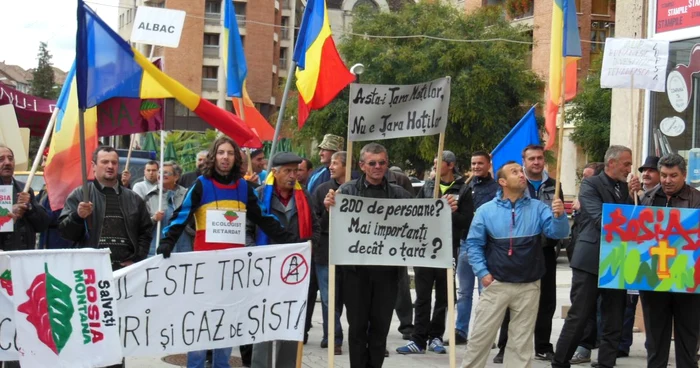 Protest faţă de proiectul minier în centrul oraşului Alba Iulia