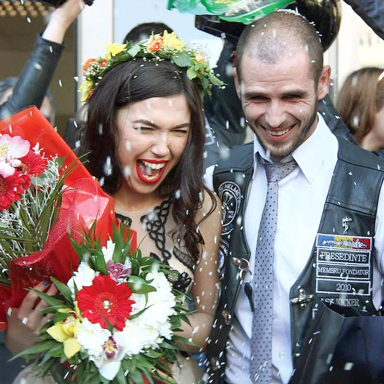 Doi români vor face ocolul Pământului pe motocicletă. Călătoria de 100.000 km va dura doi ani, iar temerarii ţintesc cinci recorduri mondiale