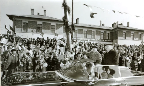 Nicolae Ceauşescu şi Emil Bodnăraş (© „Fototeca online a comunismului românesc”, cota: 86/1968)