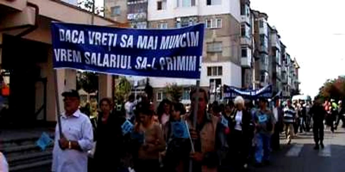 Salariaţii au protestat, anul acesta, în repetate rânduri pentru acordarea drepturilor băneşti
