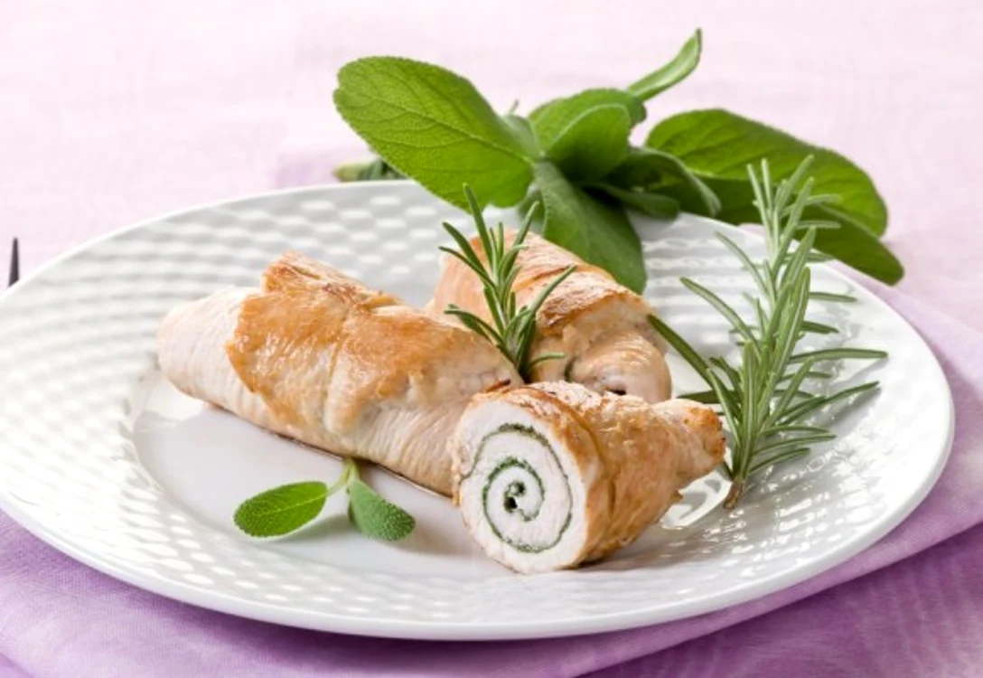 Aceasta rulada poate fi servita atat la aperitiv cat si la fel principal, alaturi de o granituraclickpoftabuna.ro