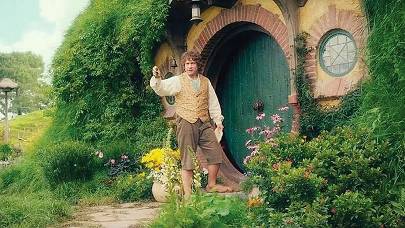 Casele de hobbit sunt inspirate  din celebrele trilogii „Stăpânul  Inelelor” și „Hobbitul”