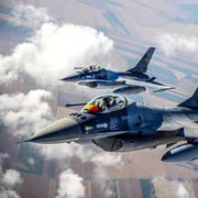 F16 FOTO X / Oana Țoiu