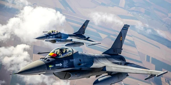 F16 FOTO X / Oana Țoiu