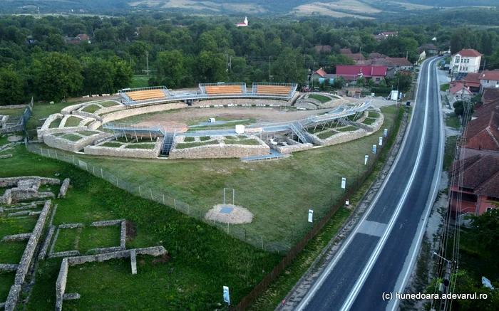 Ulpia Traiana Sarmizegetusa a păstrat numeroase rămășițe ale orașului roman. Foto: Daniel Guță