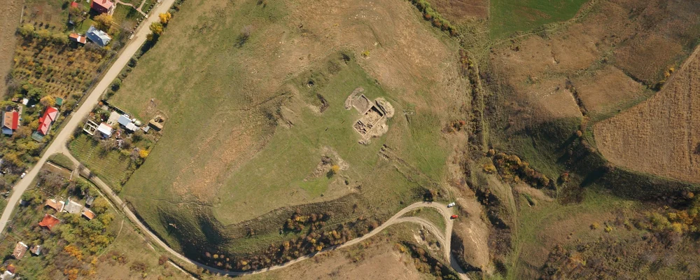 Situl arheologic de la Cârlomănești-Cetățuia. Vedere aeriană