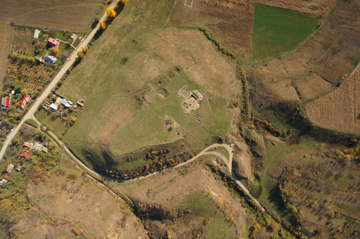 Situl arheologic de la Cârlomănești-Cetățuia. Vedere aeriană