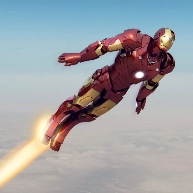 Costumele de astrounaut au fost concepute de designerul care a gândit celebrul costum Iron Man 