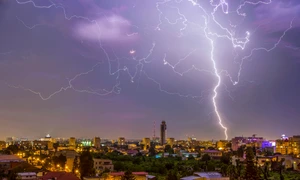 Bucuresti furtuna ploaie romania FOTO Shutterstock