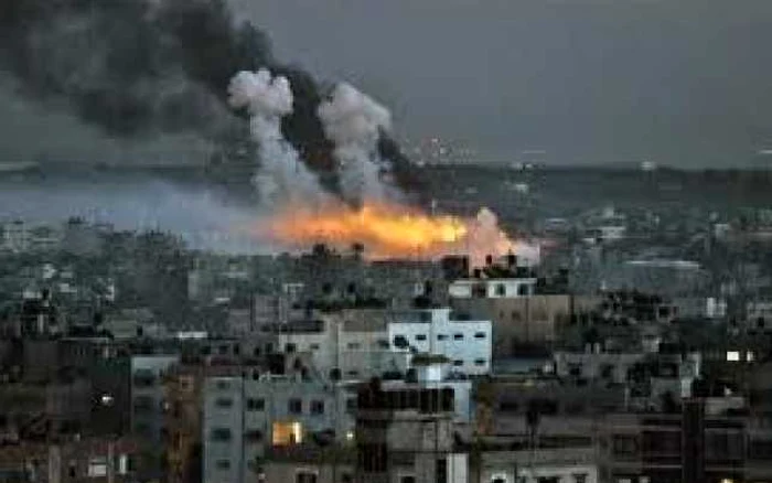 Cel puţin 49 de palestinieni şi trei israelieni au fost ucişi de la începutul bombardamentelor FOTO Reuters