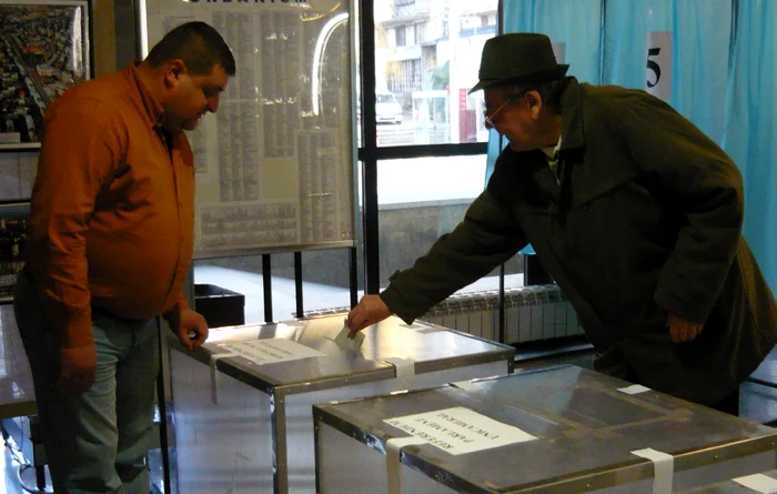 De la primele ore ale dimineţii sucevenii au venit la vot