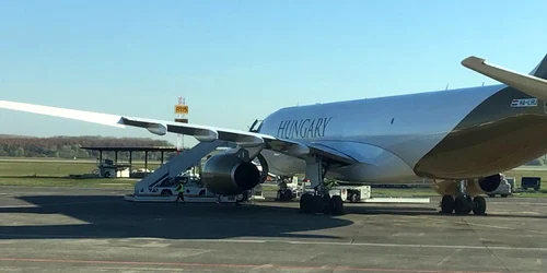 Aeronava cumpărată de statul maghiar, donată către WizzAir. FOTO C.S