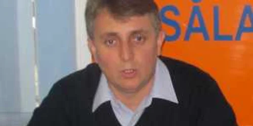 Lucian Bode este de profesie inginer