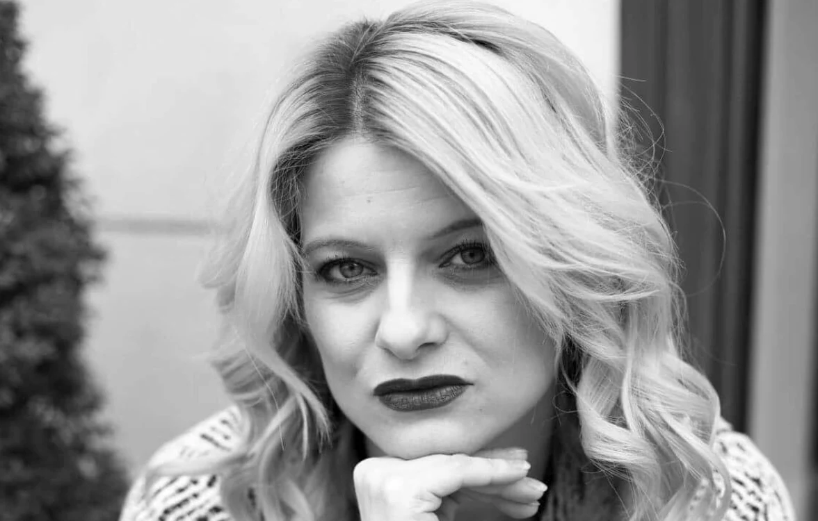 Cauza morții astrologului Mădălina Manole, la doar 39 de ani. Foto: Facebook