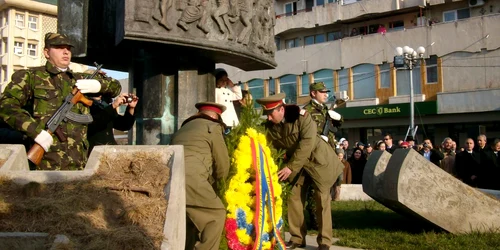 Omagiu eroilor, de 1 decembrie