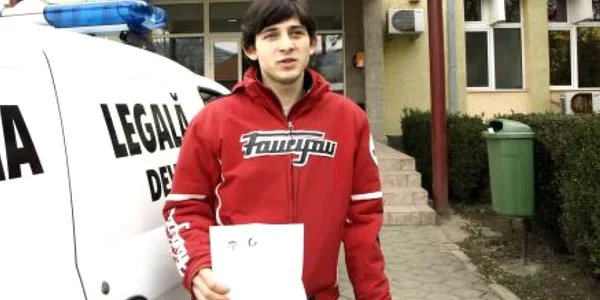 Radu Maximilian a fost bătut crunt de pedagogul căminului unde locuieşte. Foto: D. Guţă