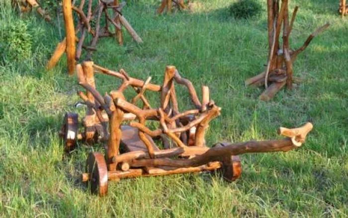 mobilier de grădină din lemn rotund