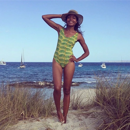 vacanta naomie harris4 png