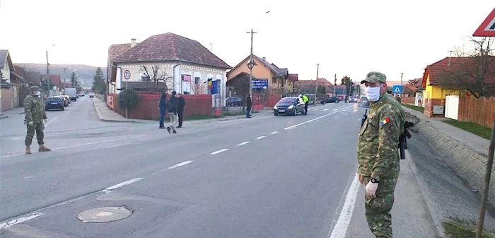 Controale filtre poliţie jandarmi în Târgu-Mureş Sursa Prefectura Mureş