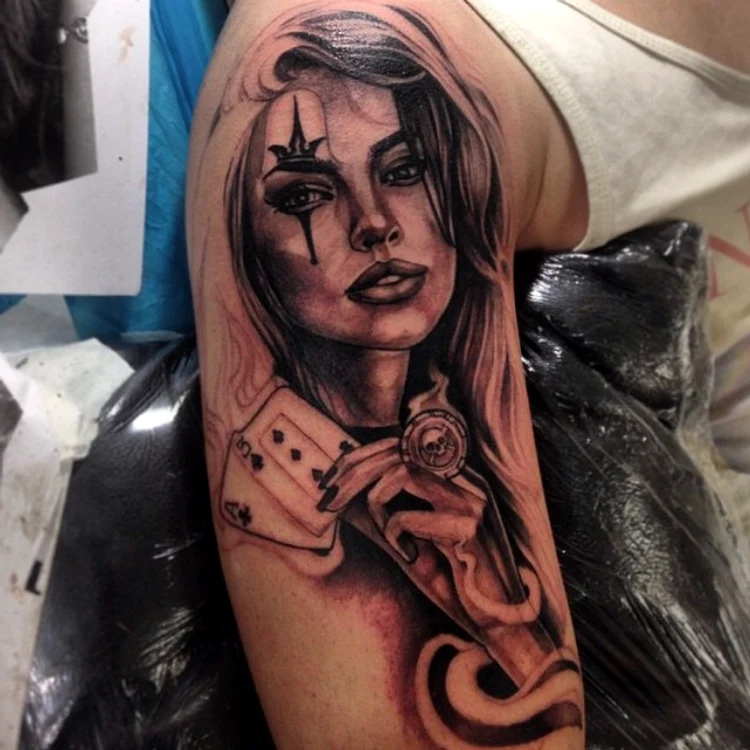 Acesta este un tatuaj care demonstrează clar dragostea fanilor înfocaţi pentru frumoasa româncă