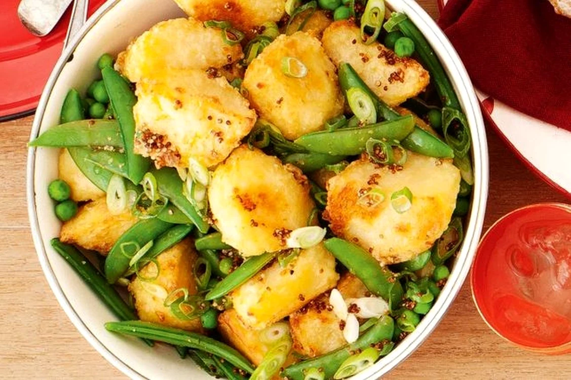 Salata de cartofi cu mazare dulce jpeg